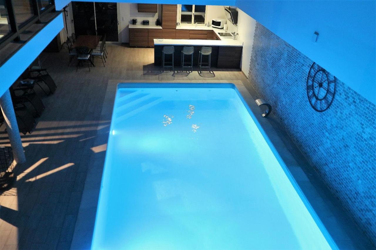 Gite Jet D'Eau Avec Piscine Interieure 30 Minutes Versailles Montainville  Kültér fotó